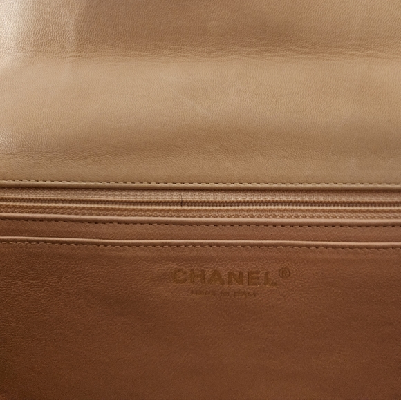 Chanel single flap bag - Picture 14 of 16